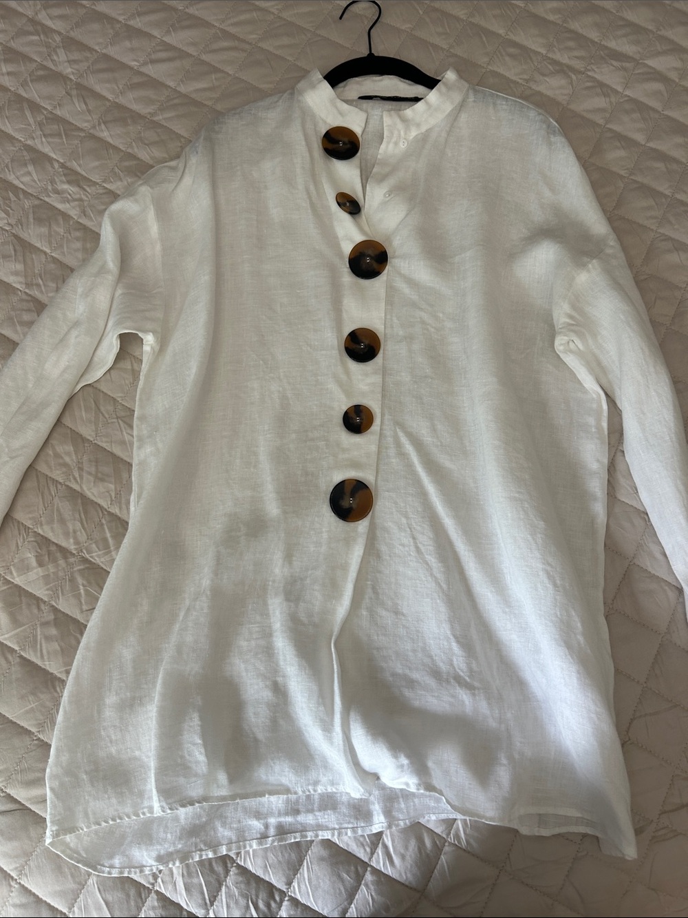 Women’s White Linen Long-Sleeve Button Tunic Top with Tortoiseshell Buttons